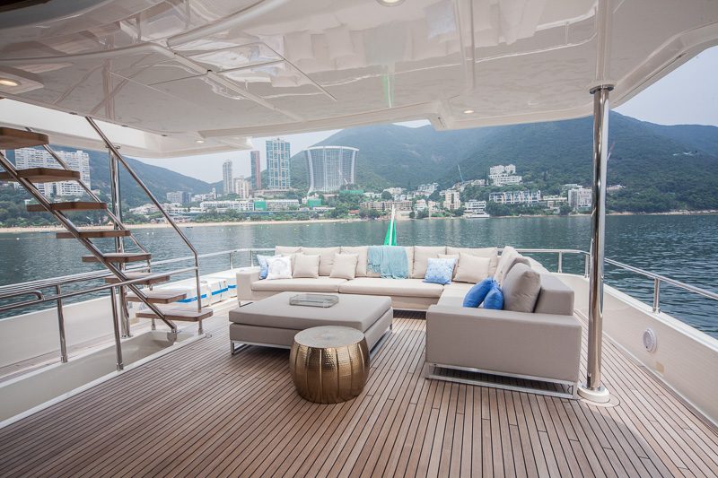 Aft deck lounge
