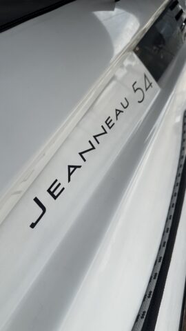 Jenneau 54