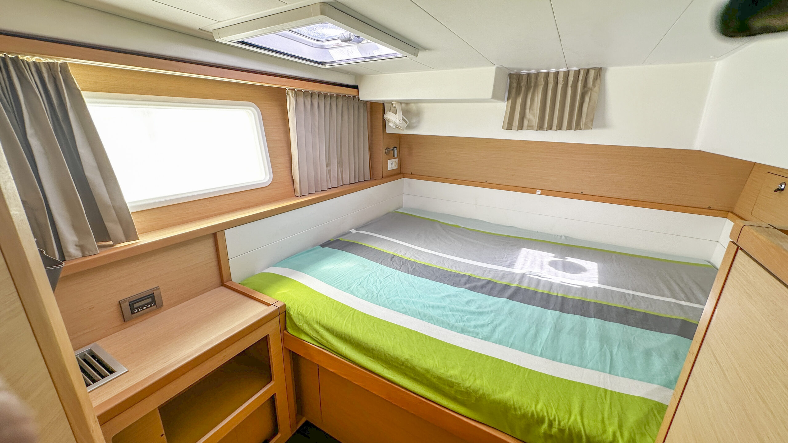 Lagoon 39  $2,988,000 Neg