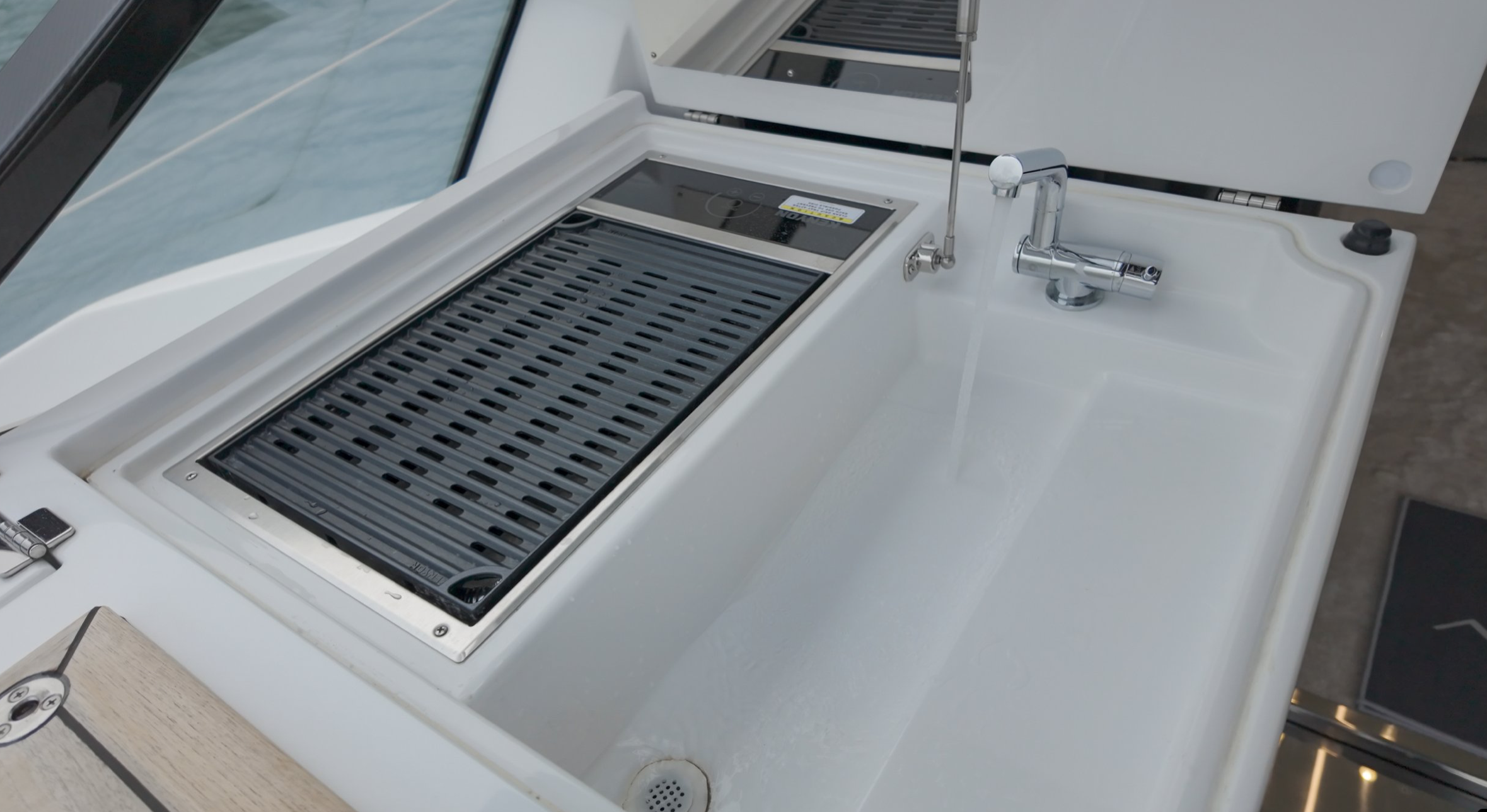 Azimut S6 – Brand New Pristine Condition