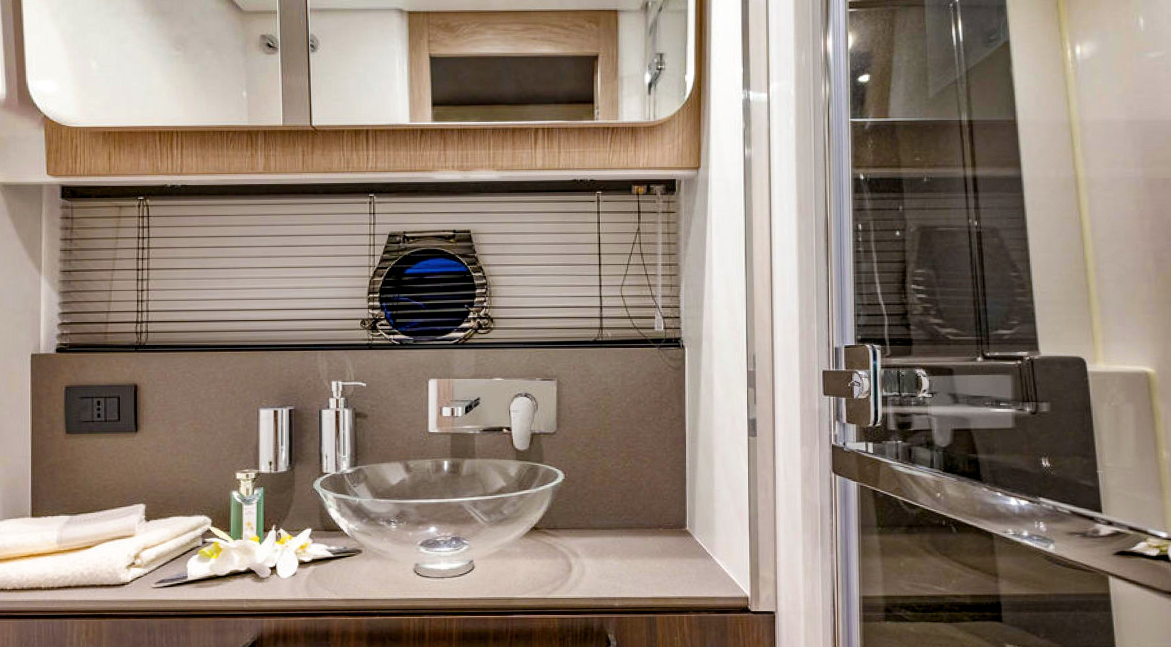 Azimut S6 – Brand New Pristine Condition