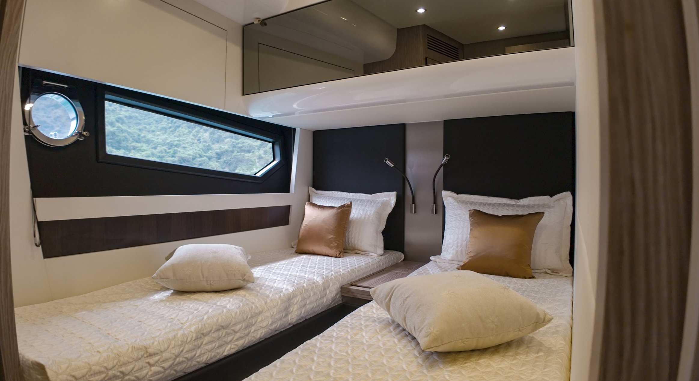 Azimut S6 – Brand New Pristine Condition