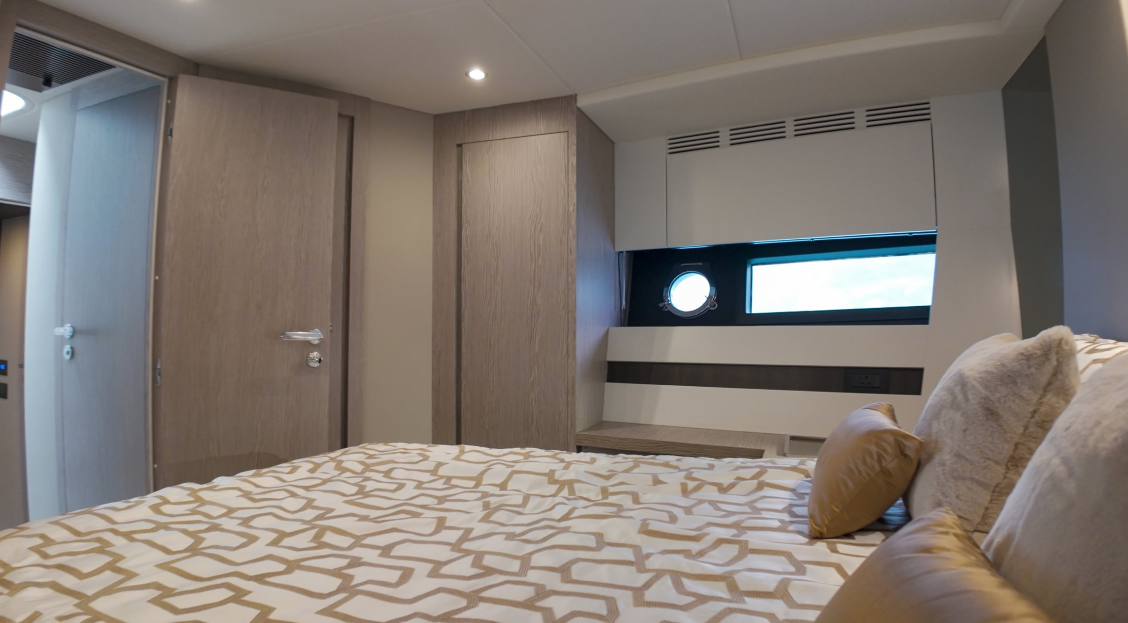 Azimut S6 – Brand New Pristine Condition