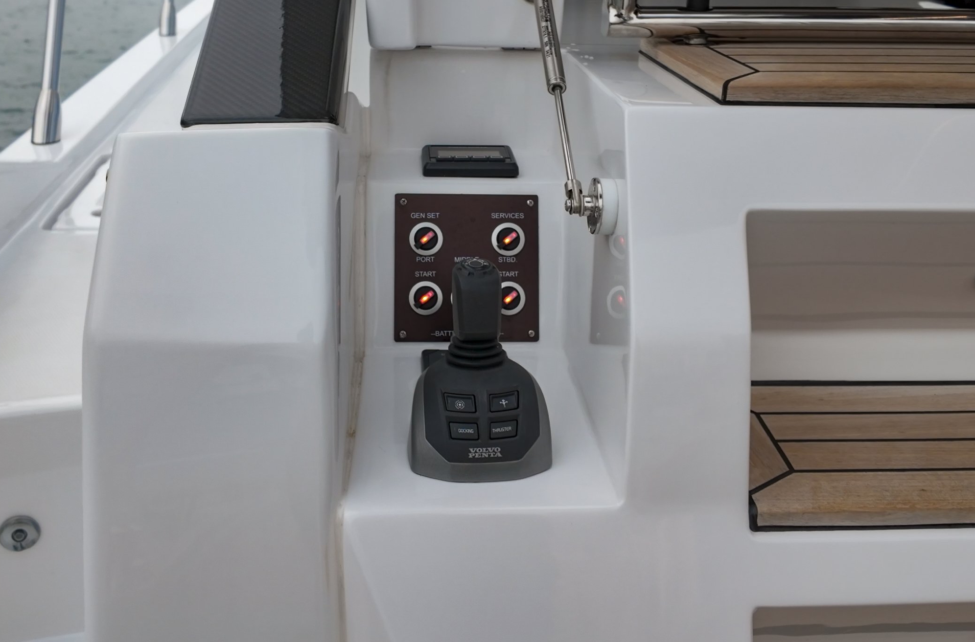 Azimut S6 – Brand New Pristine Condition