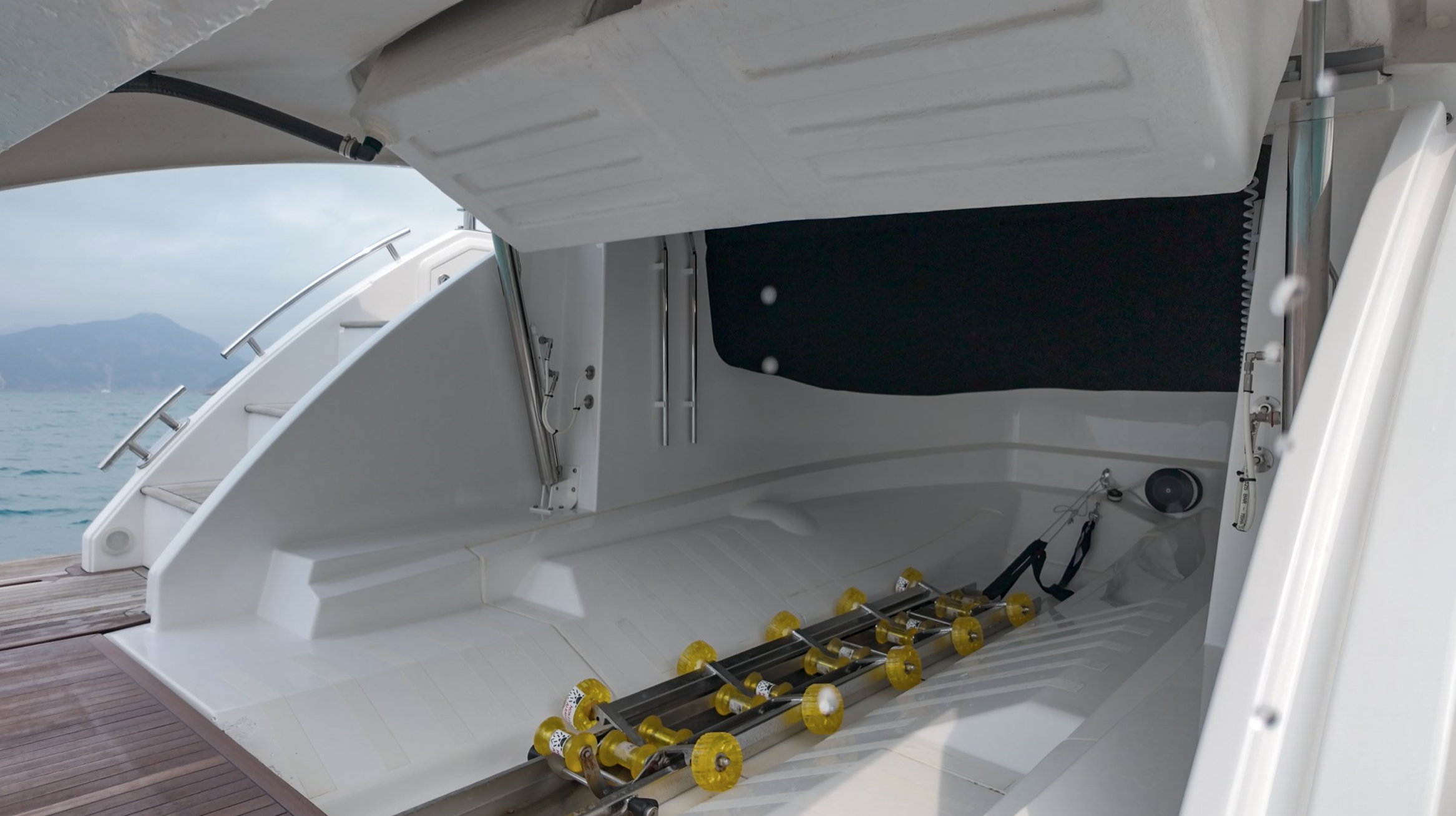 Azimut S6 – Brand New Pristine Condition