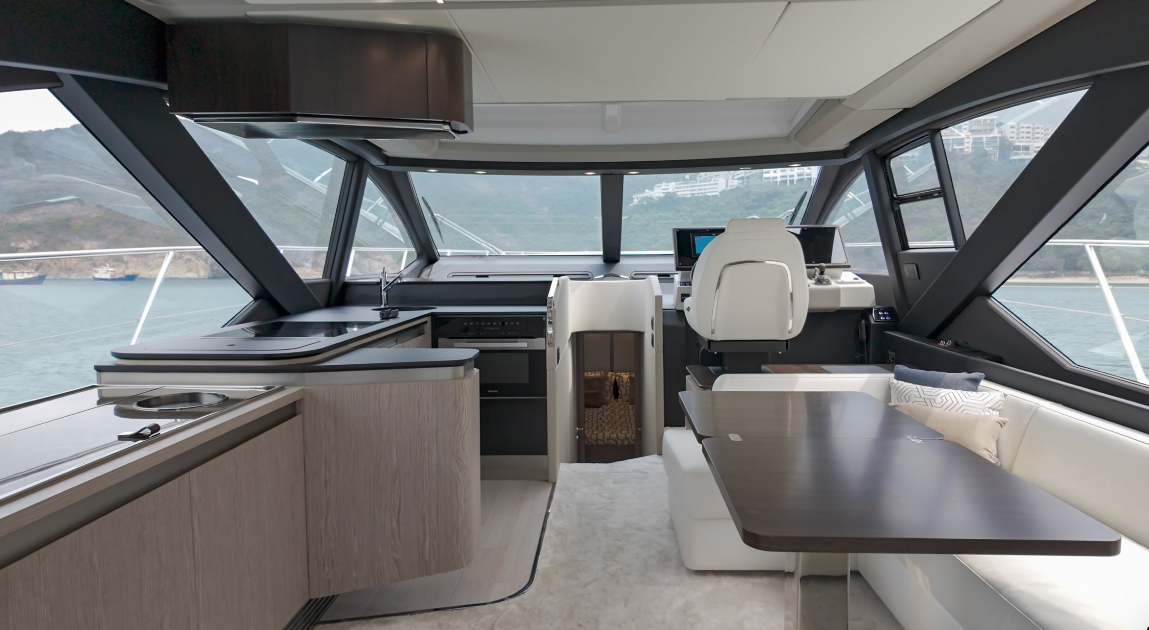 Azimut S6 – Brand New Pristine Condition