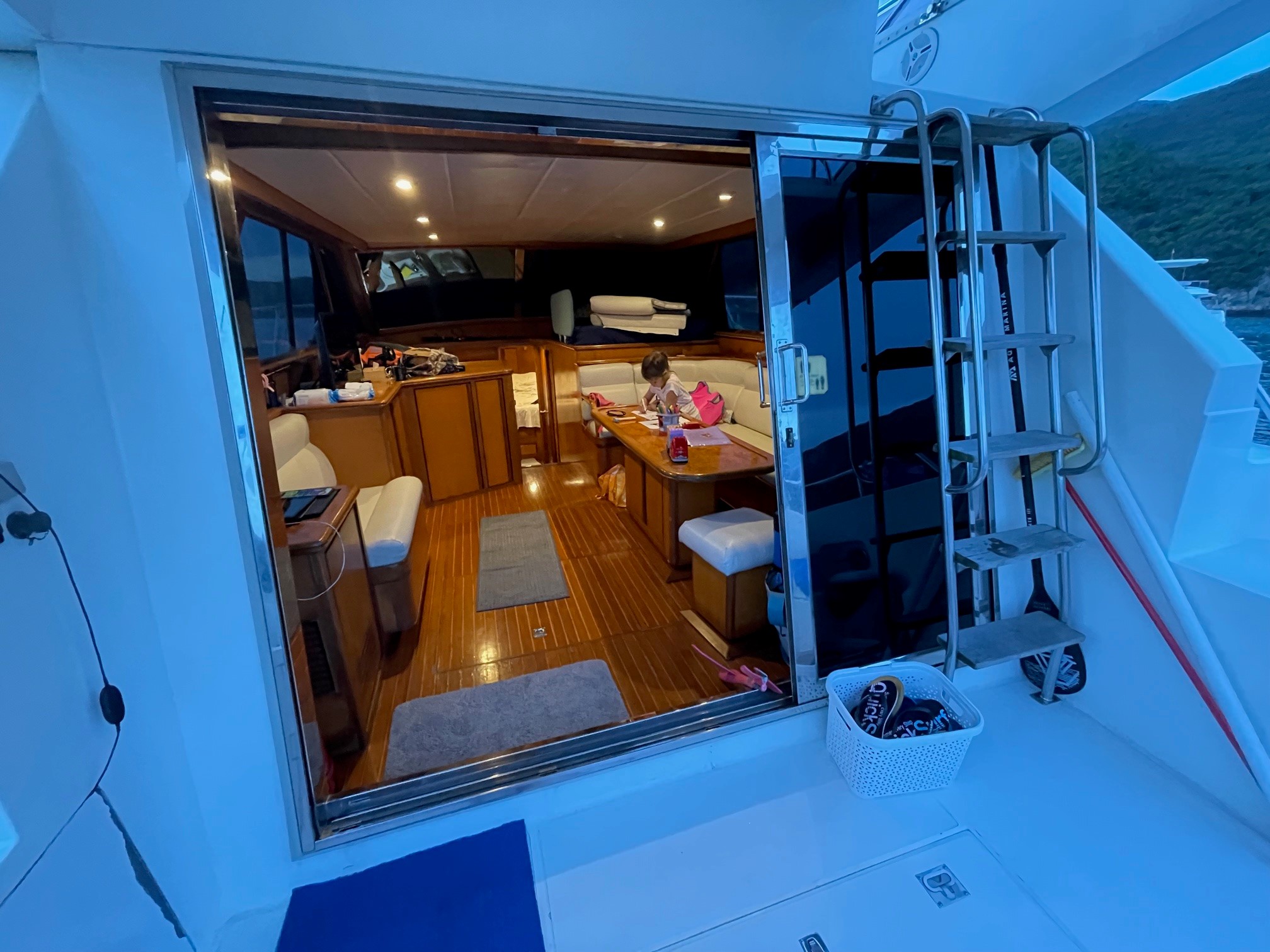 Horizon 45ft Flybridge Cruiser